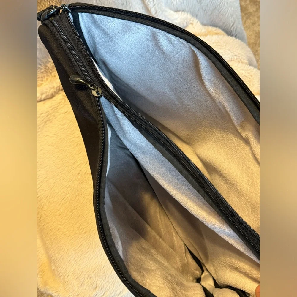 ➡️Cocoon black laptop bag